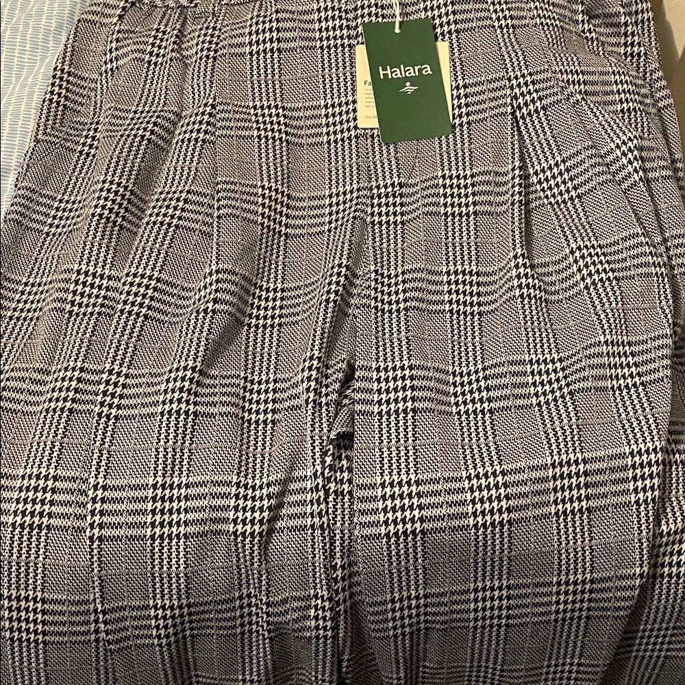 HALARA Woman’s Classic Plaid Trousers